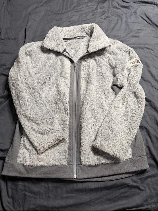 The North Face Jackets & Blazers - The North Face Women’s Light Gray Plush Teddy Fleece Jacket